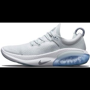 Nike Joyride Run Flyknit Light Silver/Metallic Silver, Size 8